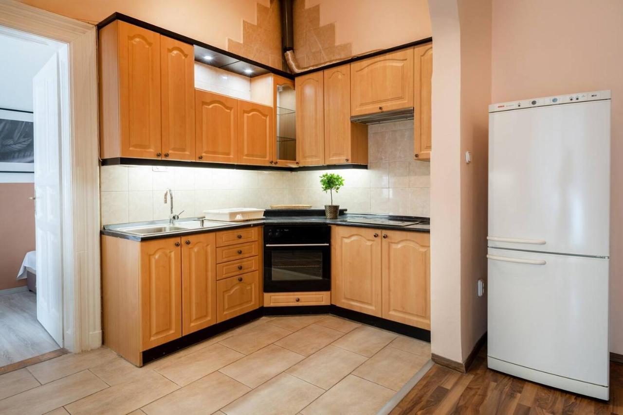Central And Large Ac Home Away From Home บูดาเปสต์ ภายนอก รูปภาพ