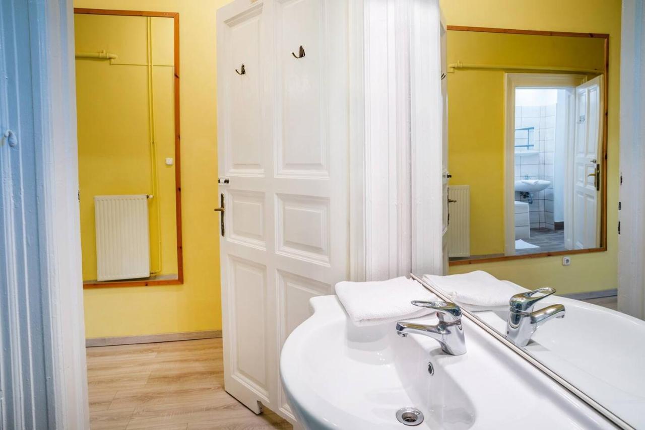Central And Large Ac Home Away From Home บูดาเปสต์ ภายนอก รูปภาพ