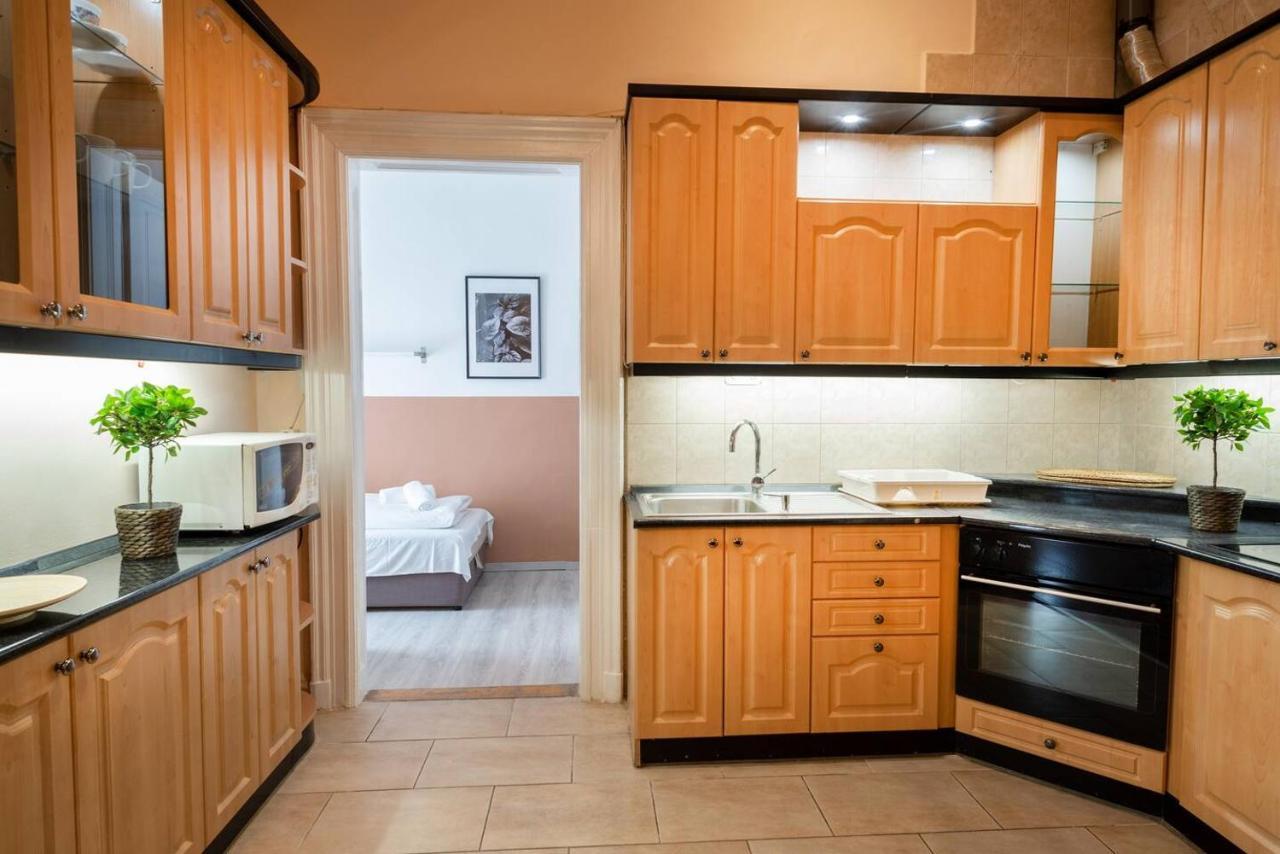Central And Large Ac Home Away From Home บูดาเปสต์ ภายนอก รูปภาพ