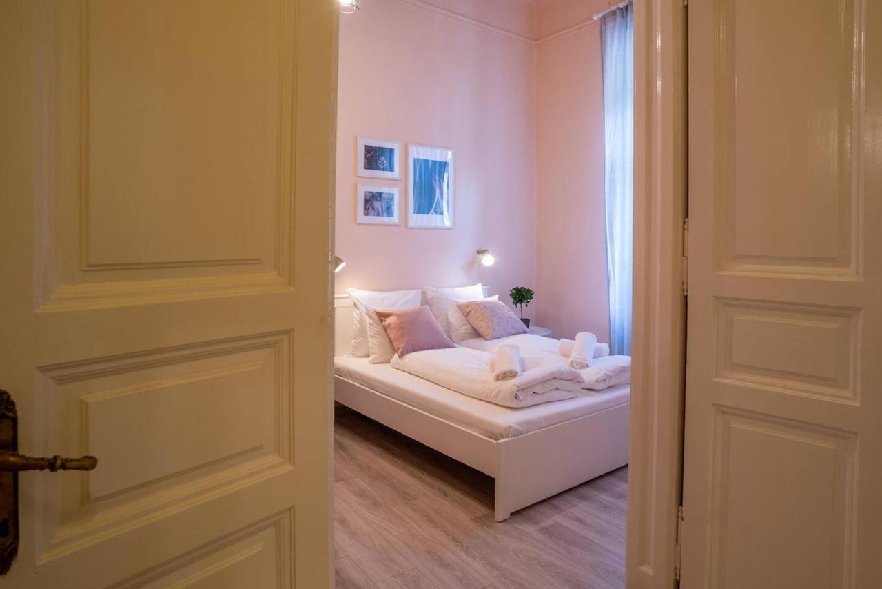 Central And Large Ac Home Away From Home บูดาเปสต์ ภายนอก รูปภาพ